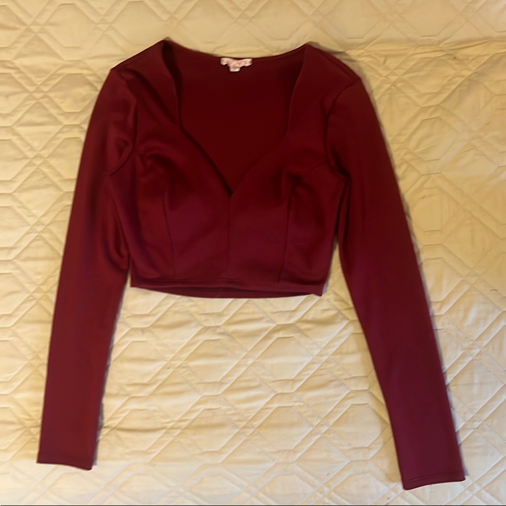 A’gavi Crop Long Sleeve Top